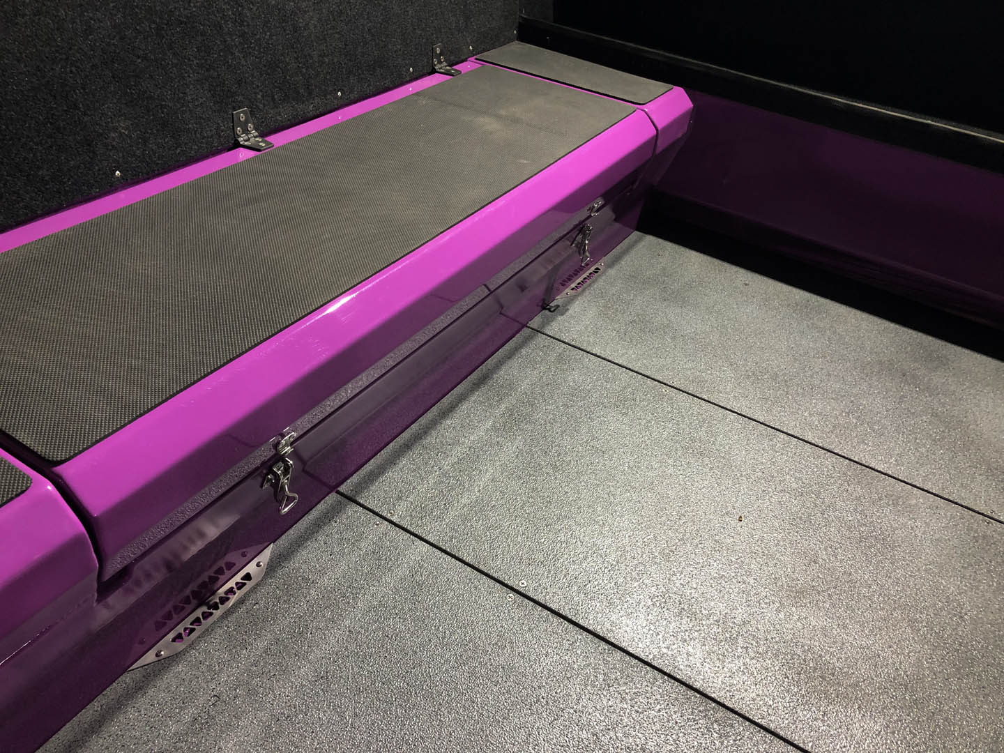 WINDBOAT 4.6DCX WINDBOAT 4.6DCX